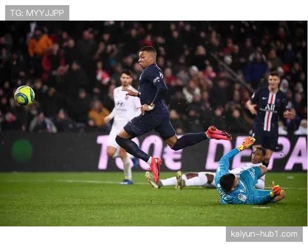 皇家马德里欧冠第七轮六比一横扫摩纳哥 姆巴佩帽子戏法展示高效射门